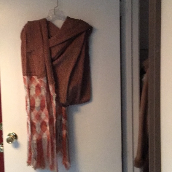 Shawl - Picture 2 of 3